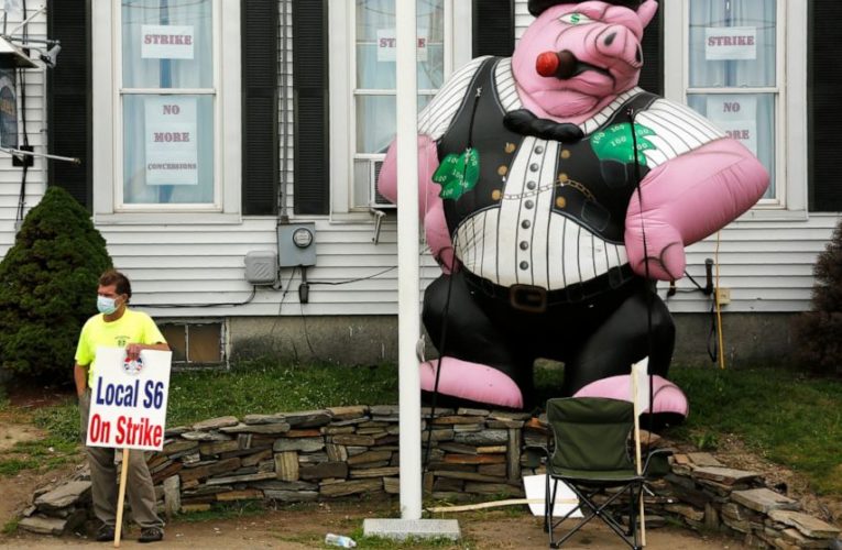 Machinists union president rallies striking shipyard workers