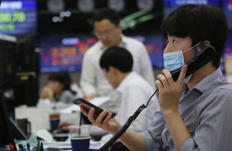 Wall Street drifts lower as markets worldwide retreat