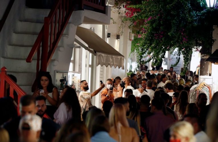 Bar owners on Greek island angry over virus restrictions