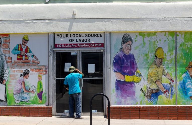 US jobless claims jump back above 1 million in face of virus