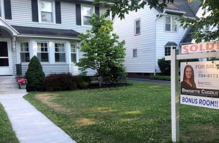 US average mortgage rates fall; 30-year loan at 2.88%