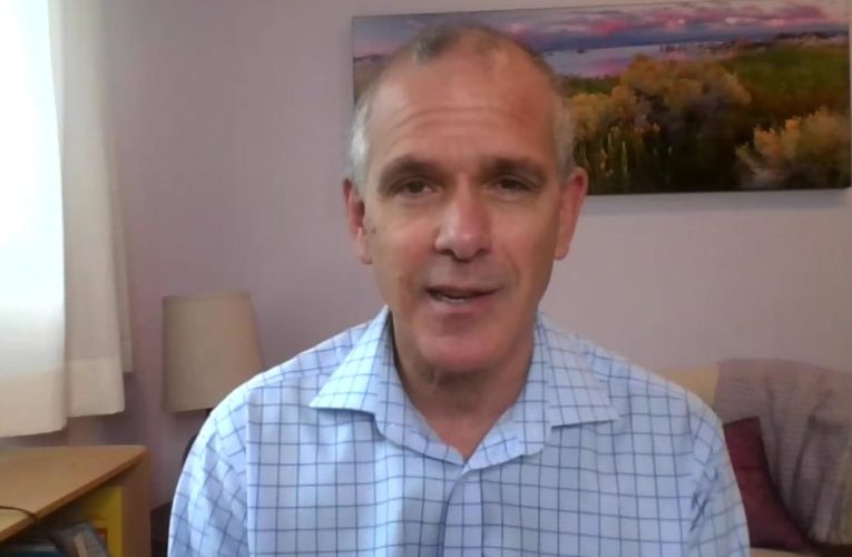 Data scientist explains dangers of trying for herd immunity