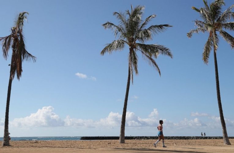 Thousands arrive in Hawaii on first day pre-travel testing