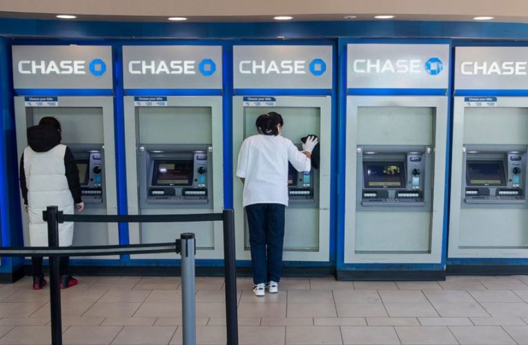 Report showing gains in bank access overshadowed by COVID