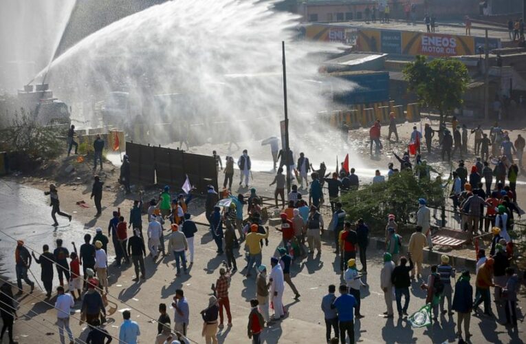 Indian police agree to allow protesting farmers into capital