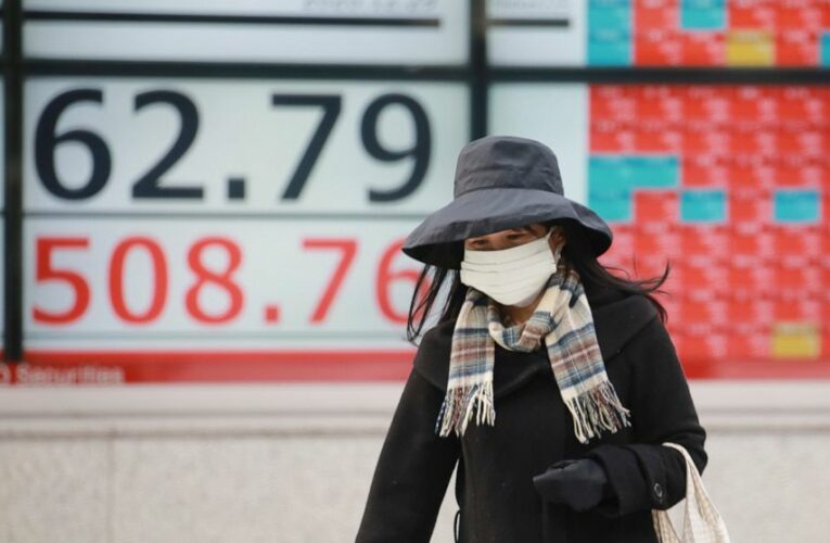 US stocks fall as investors turn cautious following records