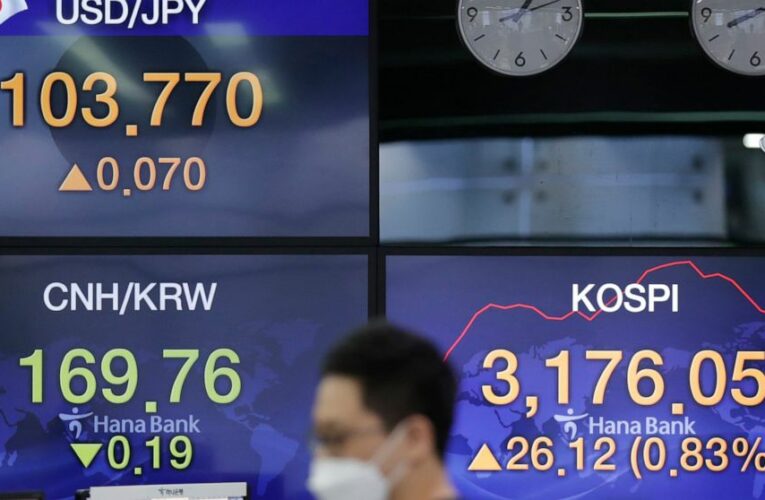 Stocks fall as economic pain deepens, rally runs out of gas