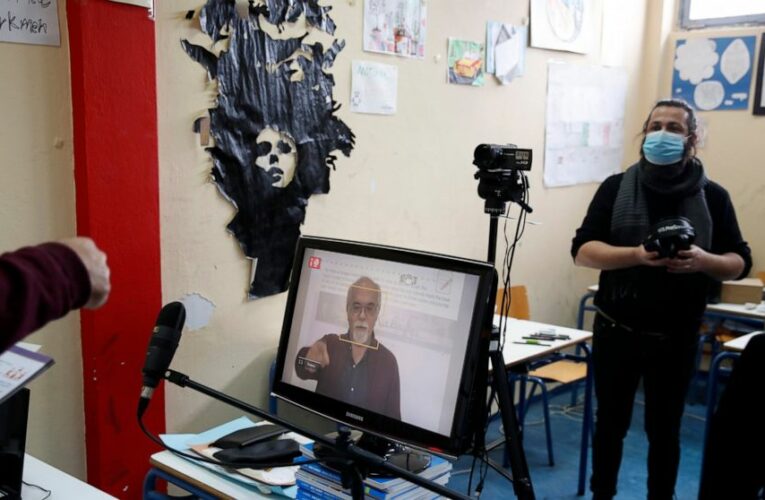 The Latest: Czech Republic lawmakers act to end crisis
