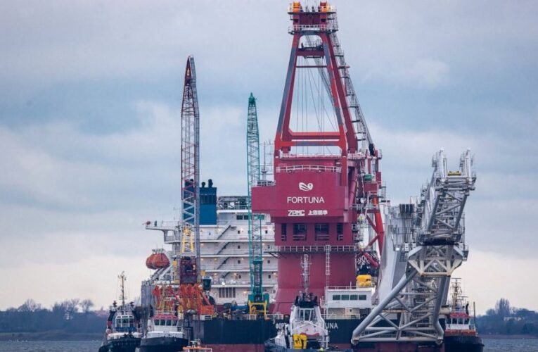Work resumes on disputed Russian-German undersea pipeline