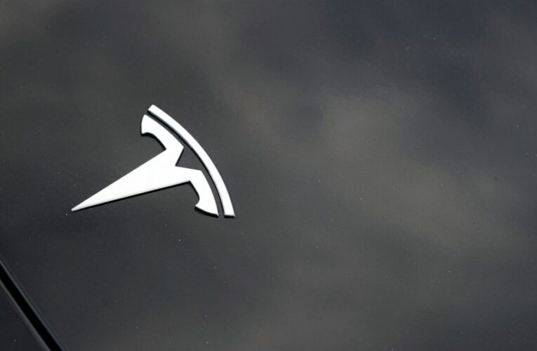 Tesla to fix touch screens, ending spat with US regulators