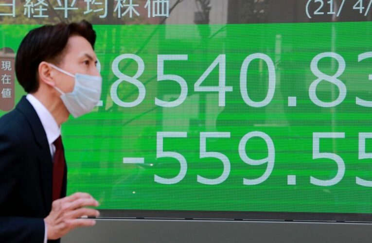 US stocks turn higher; Netflix slumps on slower growth