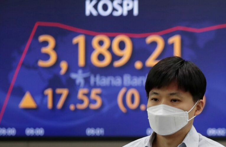 Stocks open lower on Wall Street, led by banks and tech