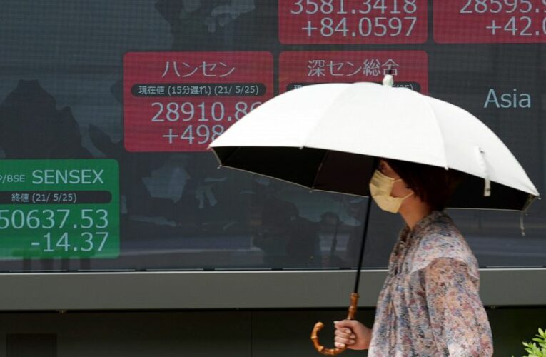 Stocks edge higher as investors weigh growth, inflation