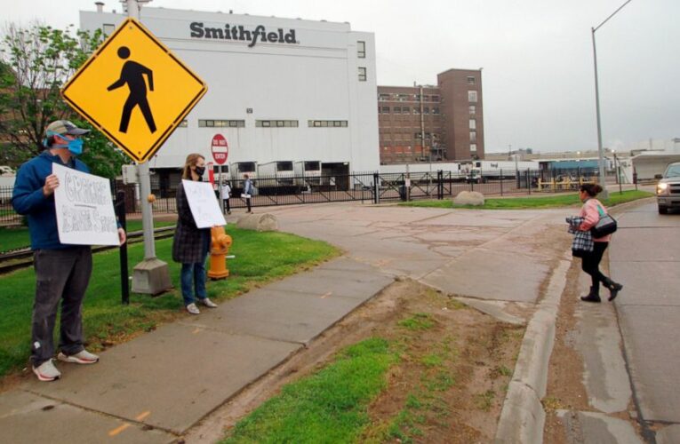 Labor negotiations escalate at South Dakota pork plant