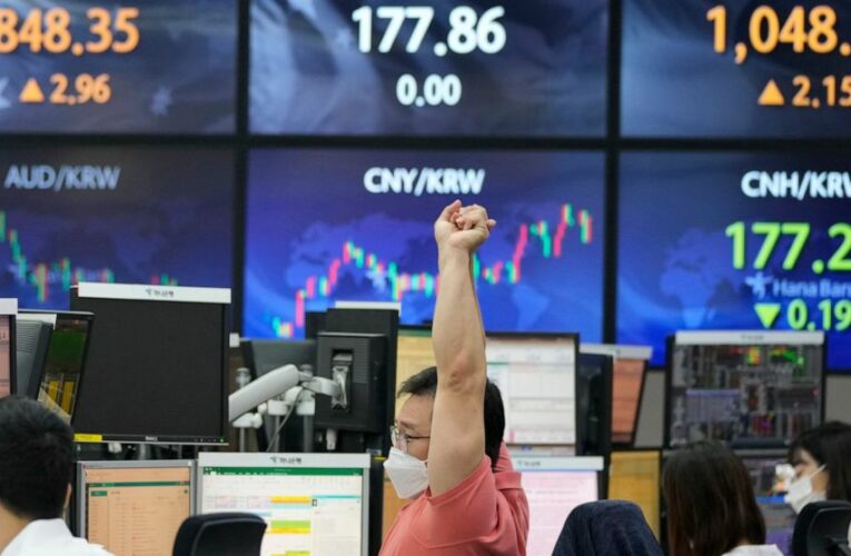 Asian shares lower after Wall St rebound on US growth data