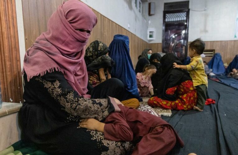 Rush for burqas as fear grips Afghan women