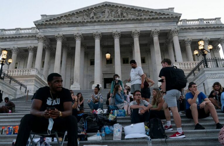 White House calls on states to prevent evictions