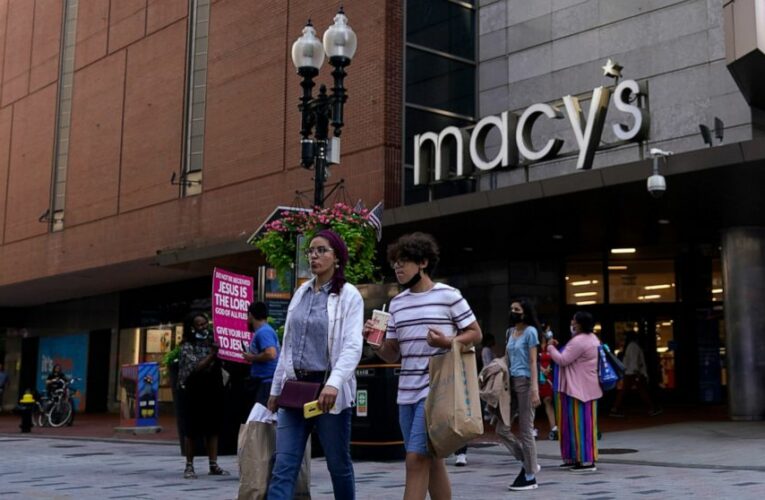 US consumer spending slows to 0.3% gain in July
