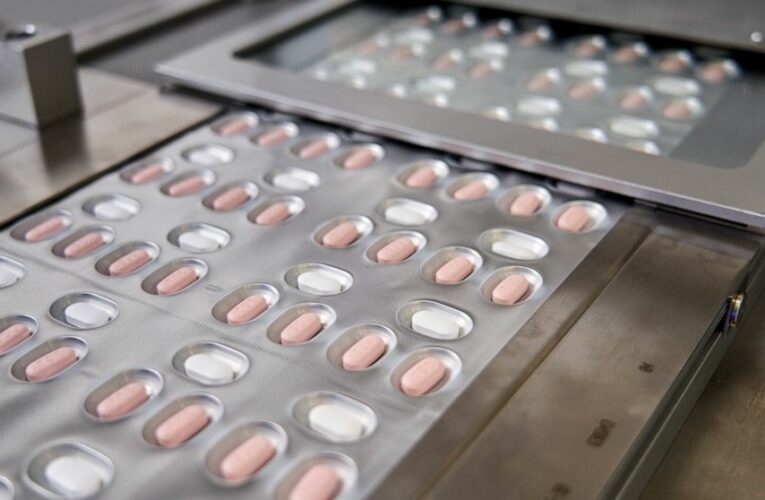 Pfizer asks US officials to OK promising COVID-19 pill