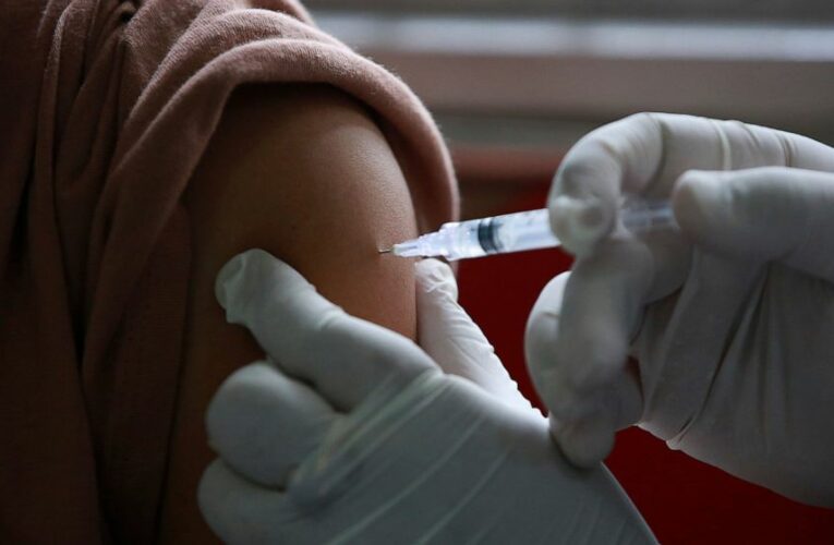 US offering investment to boost COVID-19 vaccine capacity