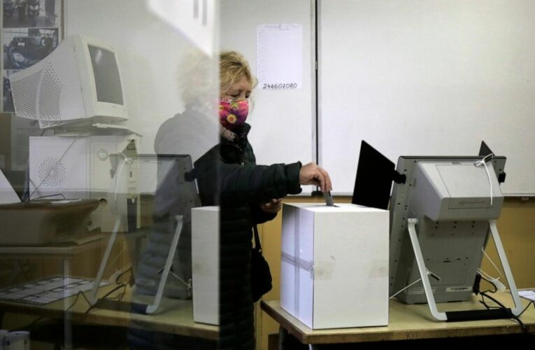 Bulgarians vote for president in runoff election