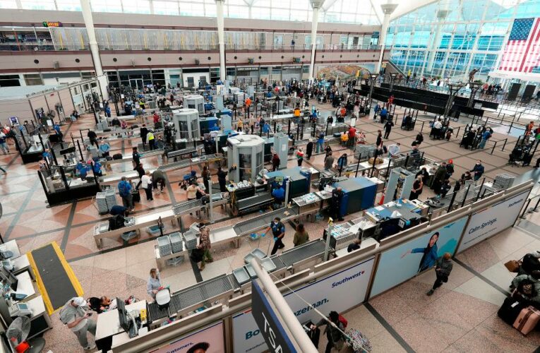 Non-citizens coming to the US by air are required to be vaccinated but not US citizens flying within the country