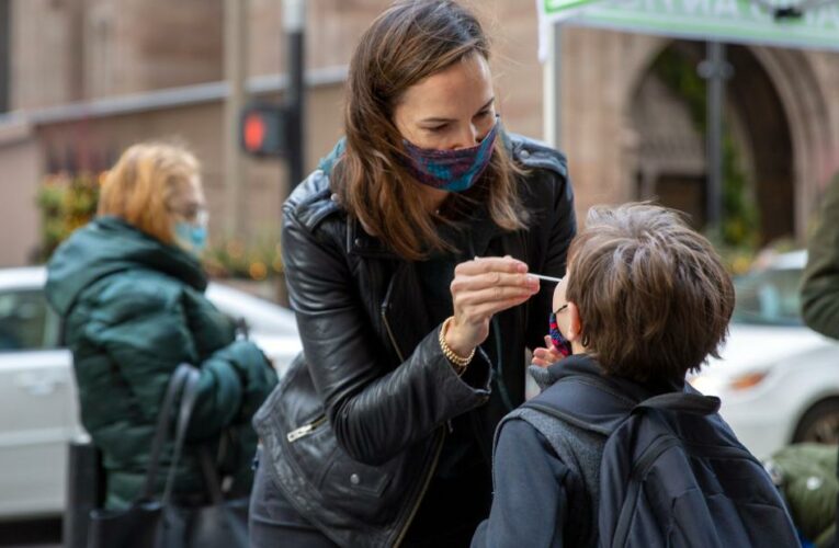 ‘Vast majority’ of hospitalized kids are unvaccinated. Paris makes an outdoor masking rule. Another 1,000 flights canceled. This is just the beginning.