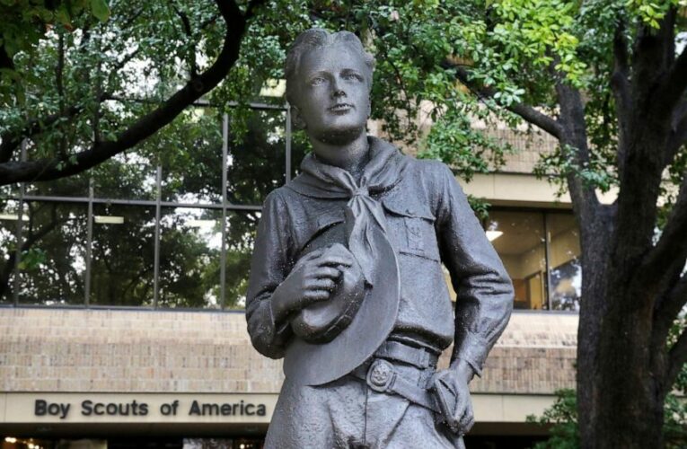 Insurer agrees to $800M settlement in Boy Scouts bankruptcy