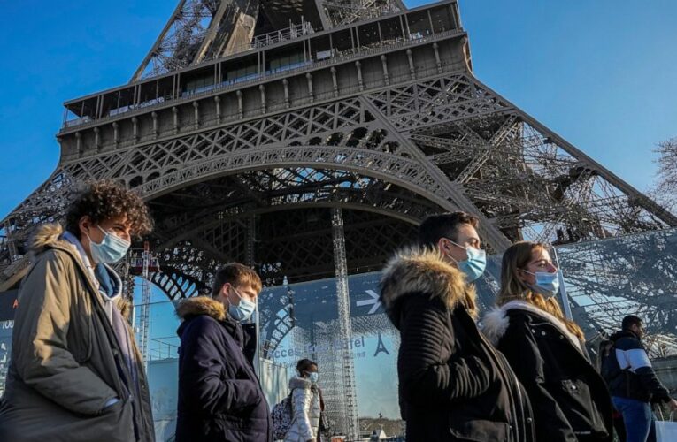 France seeks to avoid a lockdown with tougher vaccine rules