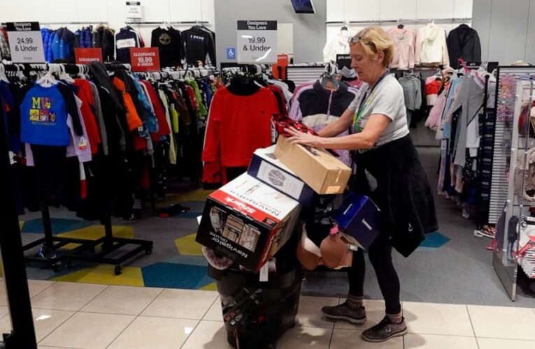 Despite supply issues and omicron, holiday sales rise 8.5%