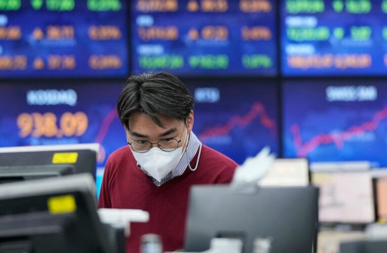 Asian stocks rise after China rate cuts, Japan export gain