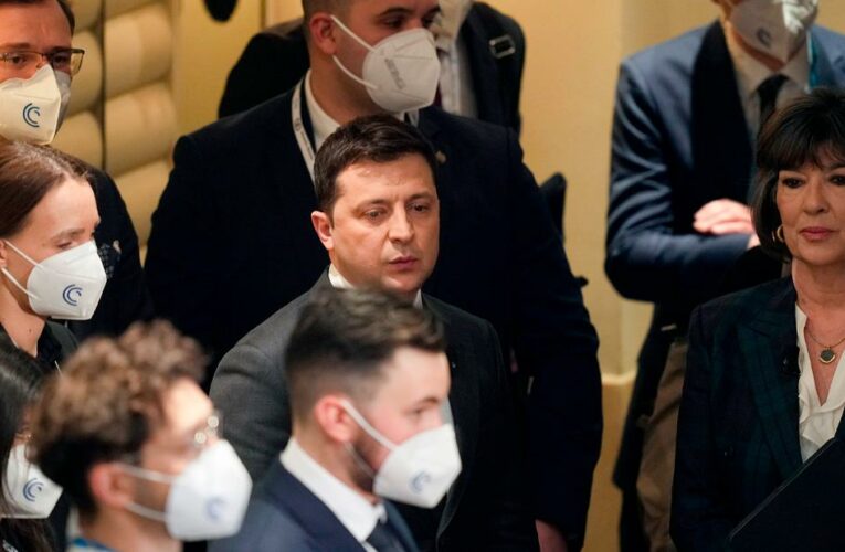 Zelensky: Make potential sanctions on Russia public, before a possible invasion