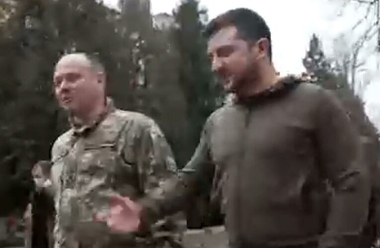 Volodymyr Zelensky walks to hospital to visit wounded Ukrainian soldiers