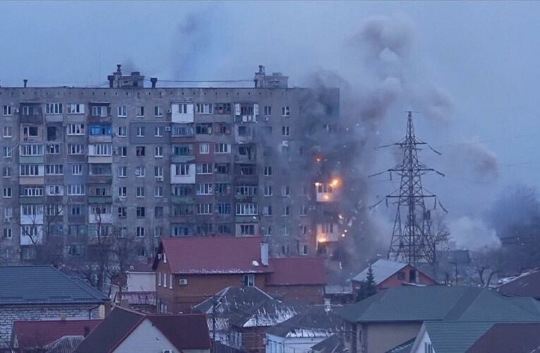 Tank fires on an apartment building in Ukraine