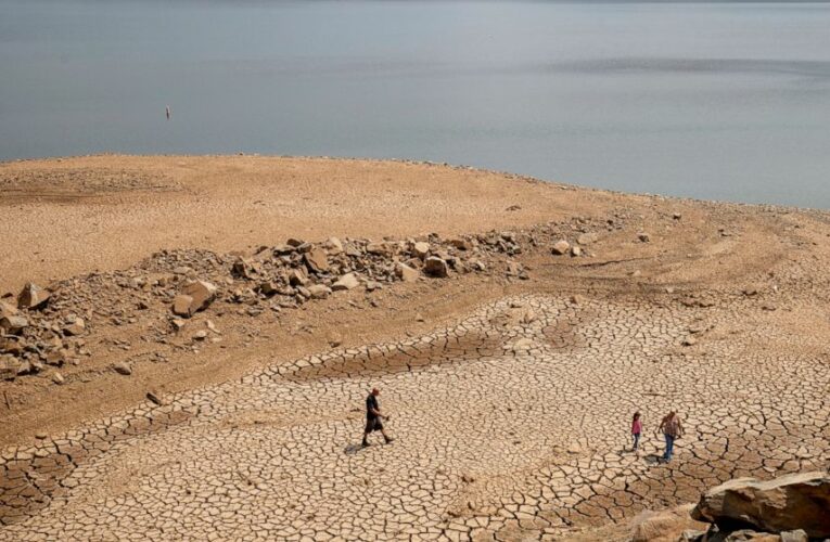 California reduces supplies to water agencies amid drought