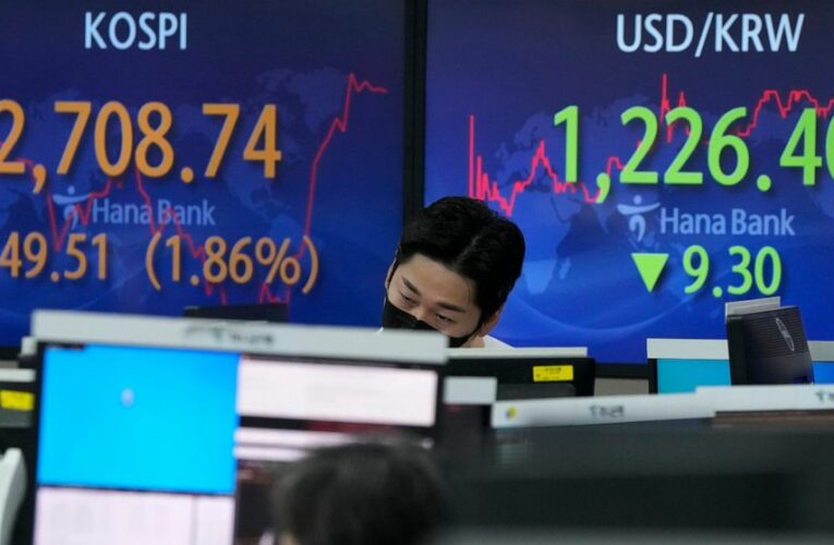 US stocks extend rally even as oil climbs back above $100