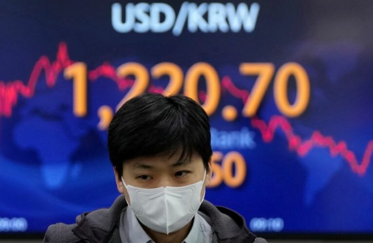 Stocks drop after crude oil prices touch $130 per barrel