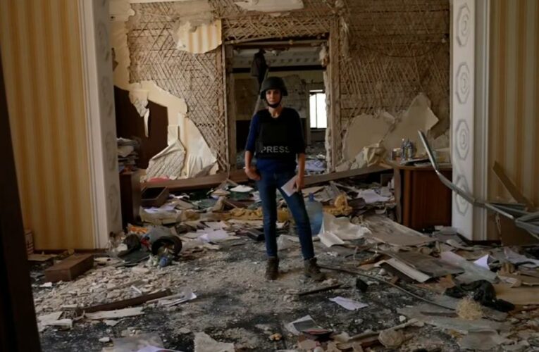 Video: Clarissa Ward reports from city hit by Russian strikes