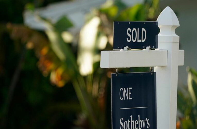 Long-term US mortgage rates edge up this week to 4.72%