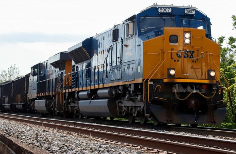 Rail unions refusing advance payments in favor of a new deal