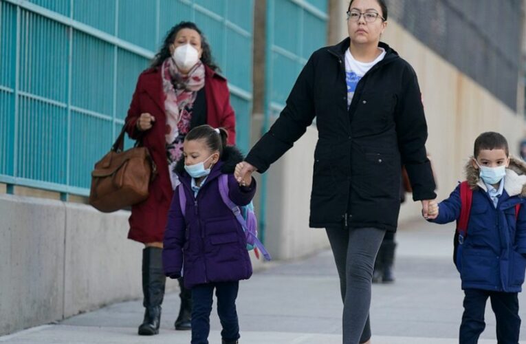 AP source: CDC to extend travel mask requirement for 2 weeks
