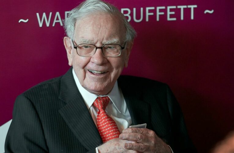 Warren Buffett buying spree goes on, HP soars on 11.5% stake