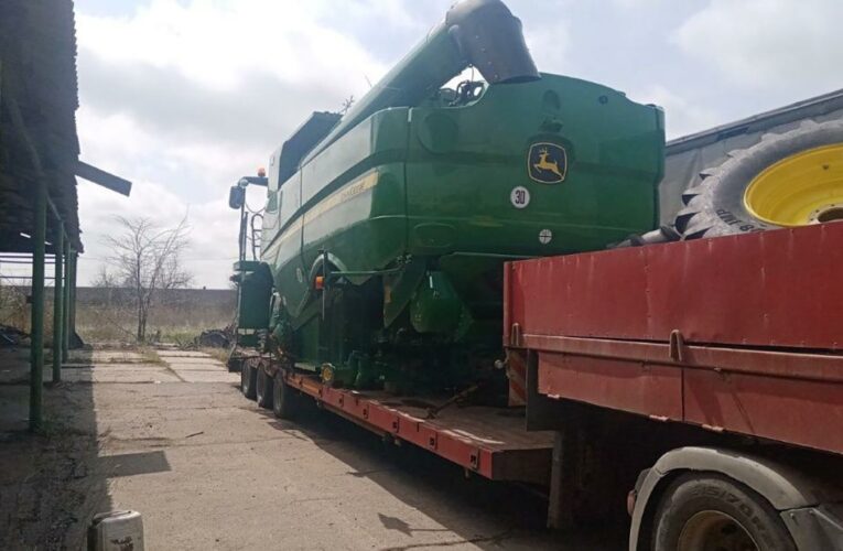 Farm thefts: Russians steal vast amounts of Ukrainian grain and equipment, threatening this year’s harvest