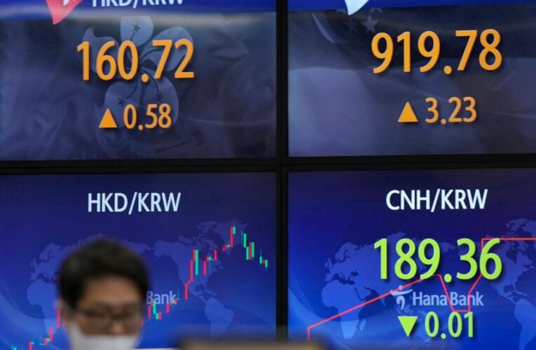 Stocks shake off an early loss, turn higher on Wall Street